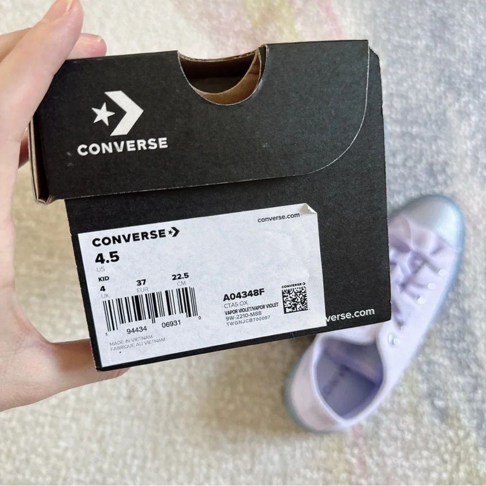 NIB Converse Chuck Taylor All Star Glitter